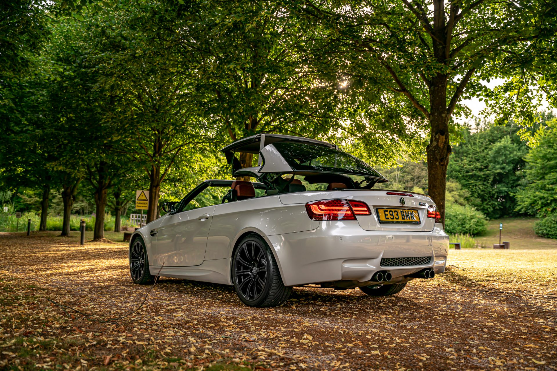 BMW E93 M3 CONVERTIBLE ROOF DOWN